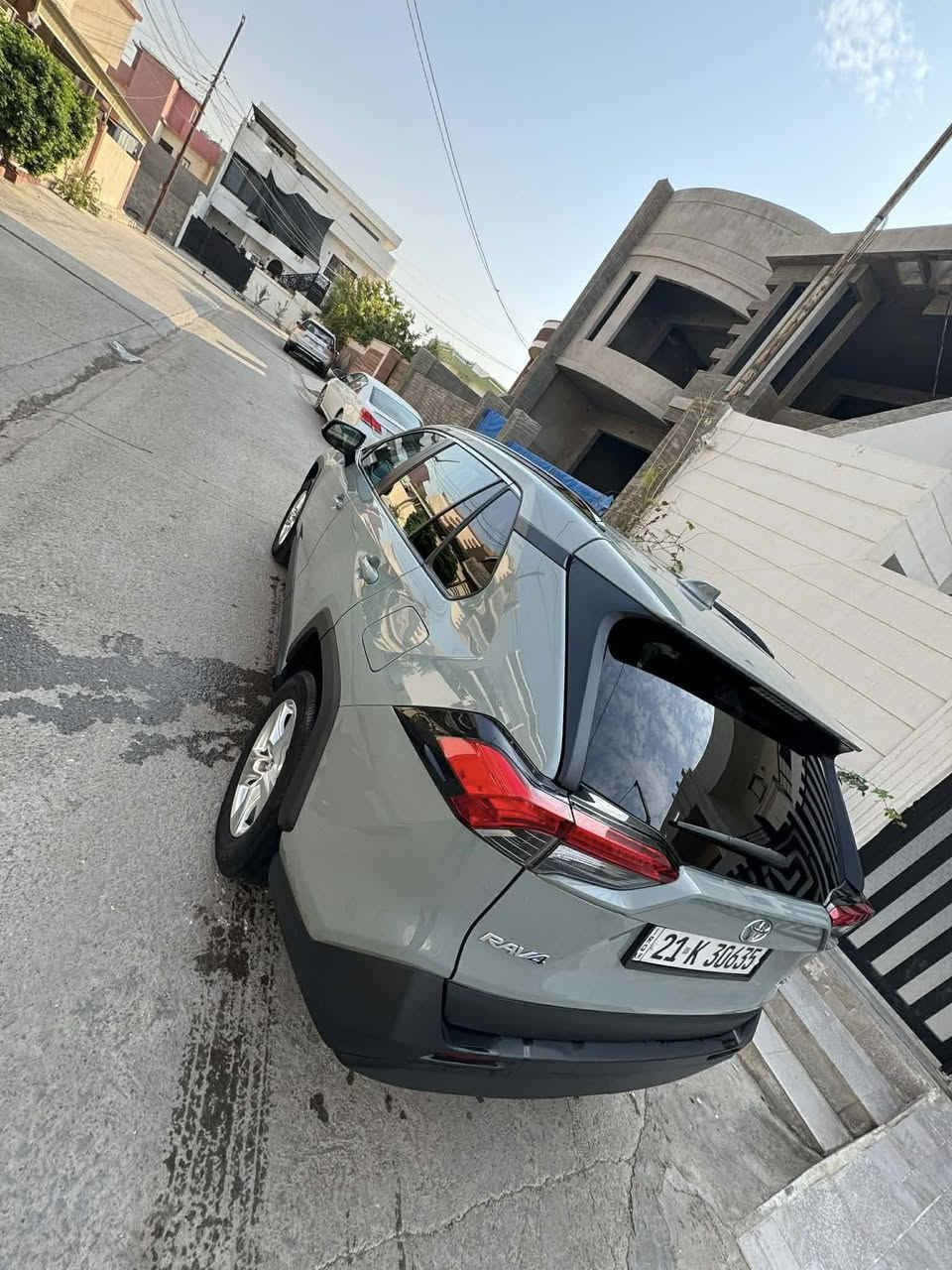 سلام عليكم  راف فور موديل ٢٠٢١ شهر ٦ 
XLE
فول سلايد 
 بدل جملخ   
 فقت ايرباك ستيرن  طاكه 
 سعر ٢٢٠ 
***********
