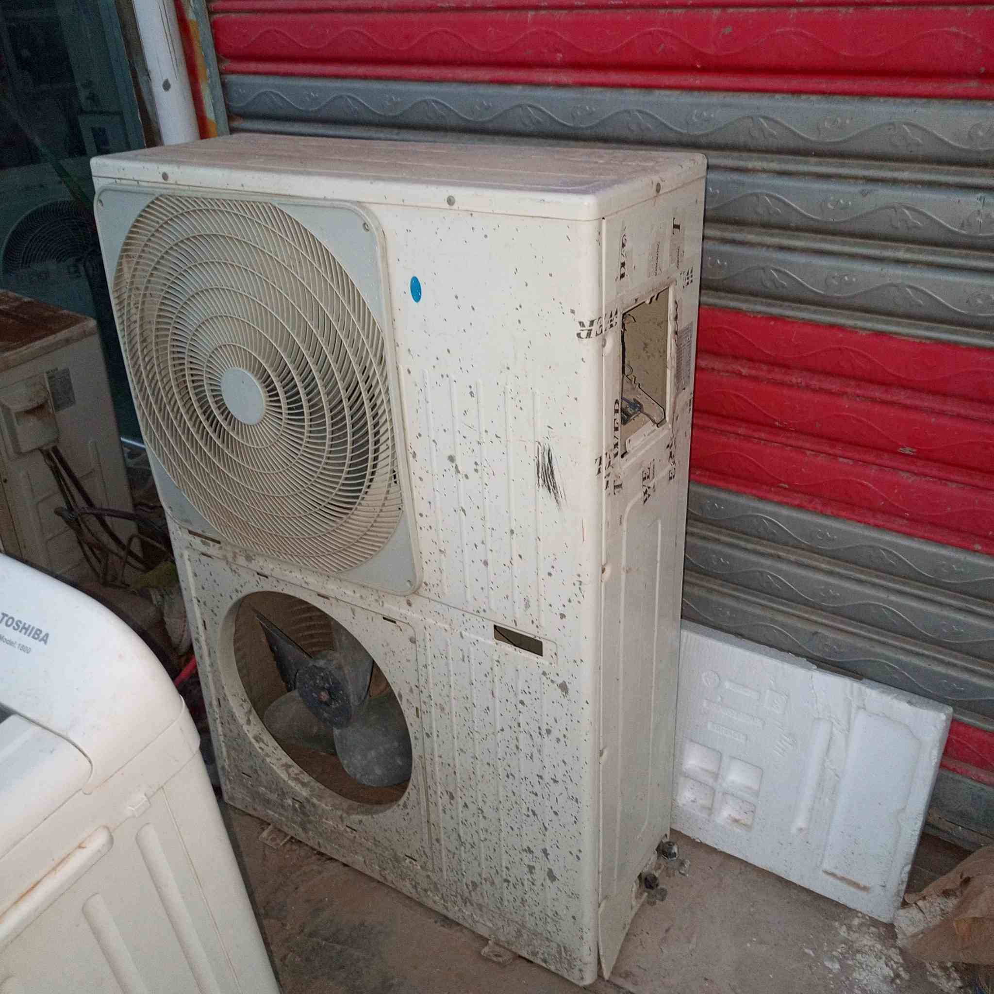 سبلت 4طن ثري فيز شغال مشحون غاز وكامل بدون بواري *********** الزبيديه
