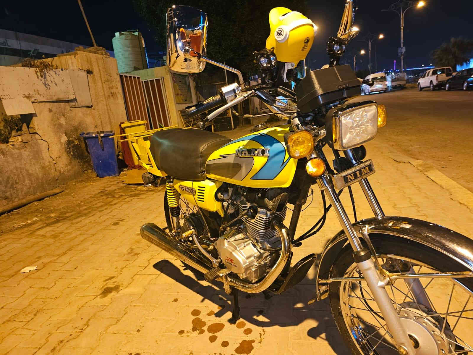 ايراني سنويه رقم مديل 23 بس تستلم الوحات +بيها لوحه مؤقته مع خوذه +كشن مدوشم  المحرك رابيدو مجفت نضيف +كهربائيات كلها شغاله السعر مليون وستميه وخمسين 1650 وبيها مجال
الأستفسار ***********
