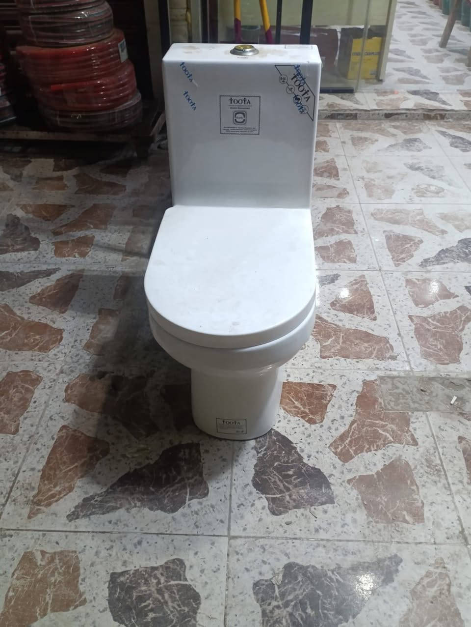 السلام عليكم
تواليت غربي للبيع 
نوعية TOOTA
مامستعمل شرط
السعر 75 وبي مجال 
العنوان/موصل ناحية برطلة 
للاستفسار اتصل او تفضل خاص 
الرقم/*********** بي واتساب ايضآ
