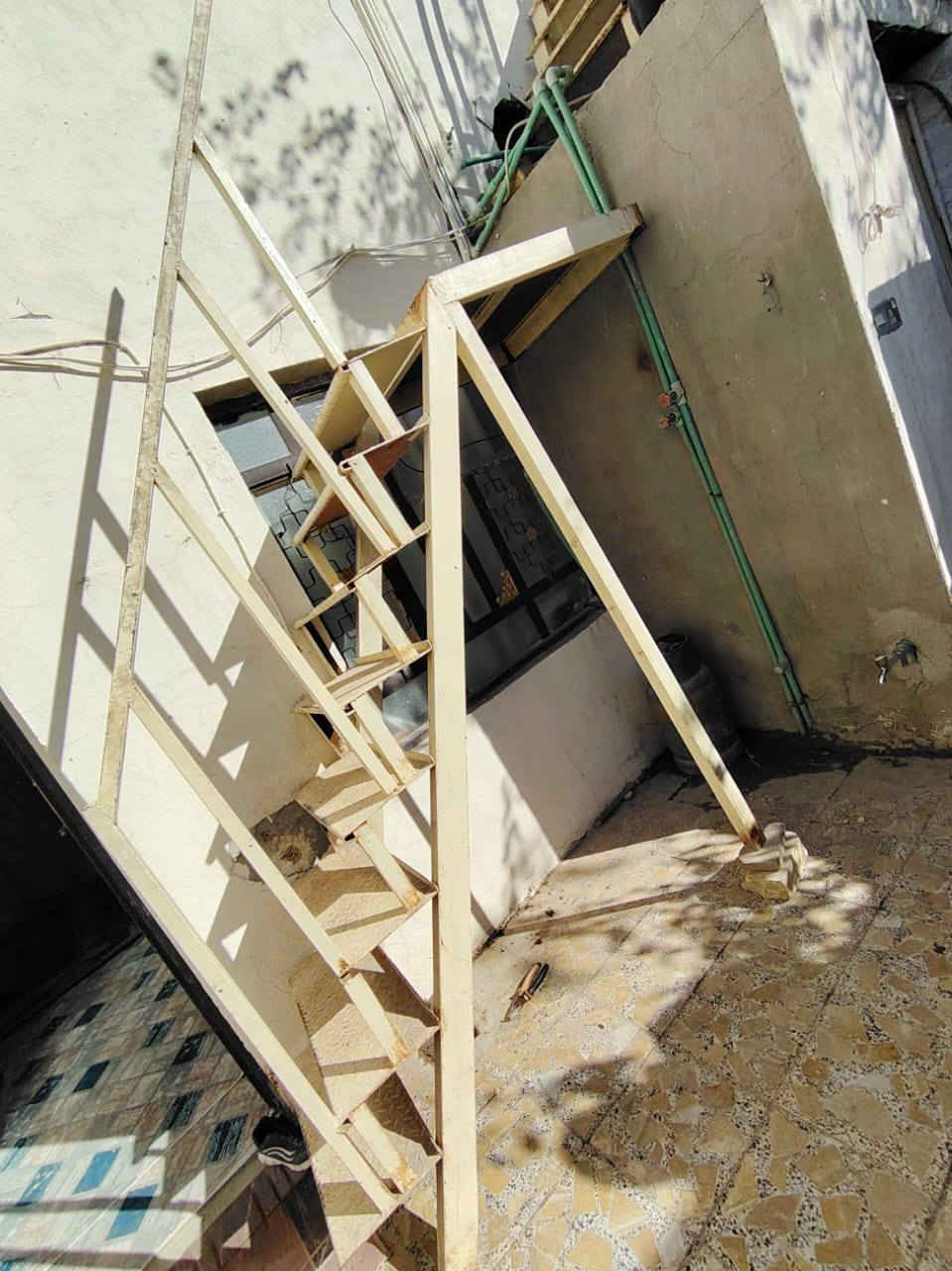 درج حديد  تسكام ماصر 8اشهر من سويته
قطعتين  للبيع 
 متواجد فقط اتصل 
*********** 

السعر 300 وبي مجال
