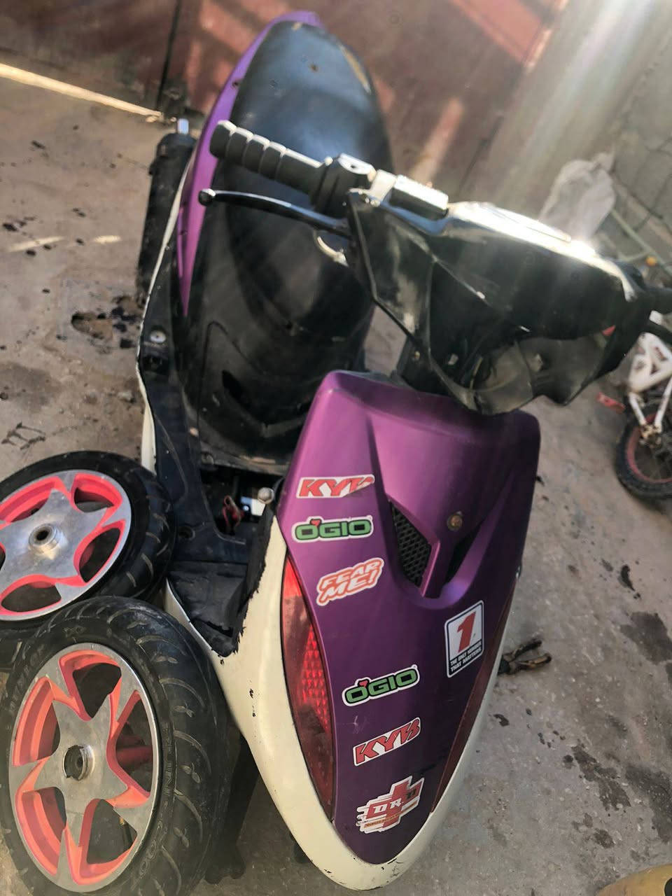 السلام عليكم
ماكس بوشه ٥٥ 

سلف هندر شغال 

كهربائيات كامله 

ملاحضه الوياله التزويد مو وياها الدراجه هسه بيها وياله بلادي وزوج تايرات جديييد 

بيع او مراوس تجي تفحص تقتنع تاخذها وتروح لاتعبني ولا اتعبك مكاني كربله الحر متواجد واتساب واتصال فقط ماسنجر مامفتوح ***********
