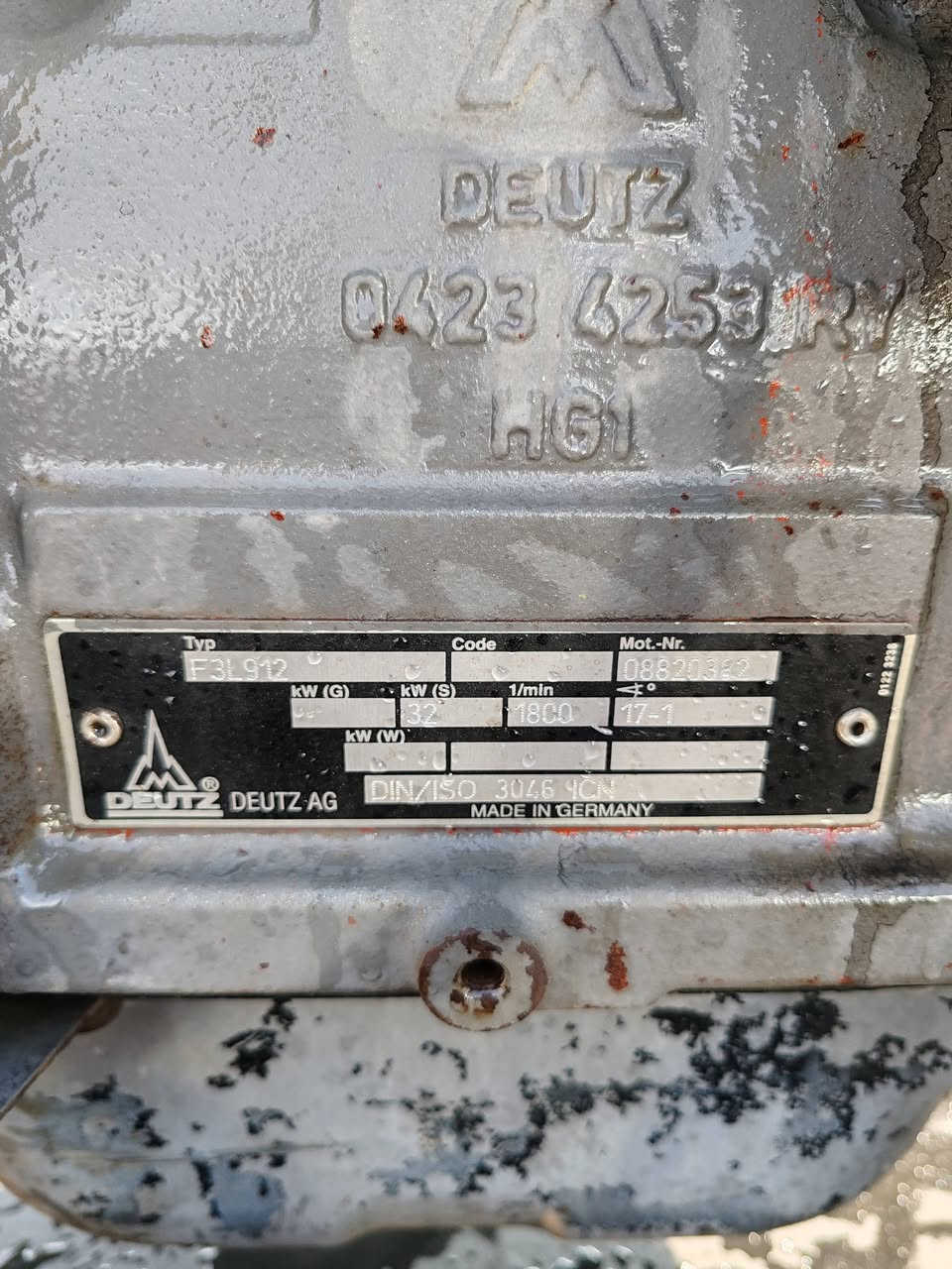 مولد دويز ألماني ثلاثة بستم
نوزل قلم حلواني 
دينمو نگليزي طبگ ٣١  KV
 المكان صلاح الدين 
السعر ٢٢
***********
