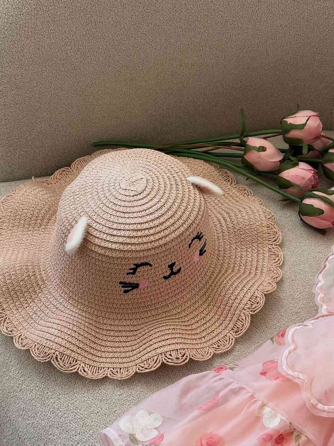 ⁨	من الكولكشن بناتي 🎀
فستان بناتي بتفاصيل فراشة ناعمة ولمسات انيقة 🦋🤍
متوفر بلونين 💖🤍

• المقاسات: 11 شهر - 4 سنوات
• السعر: 16,000 د.ع 

• قبعة + جنطة
• السعر : 12,000 د.ع
#اكسبلور_فولو #ترند #فراشة #اكسبلور⁩


**إذا كنت صاحب هذا الإعلان وتريد حذفه لأي سبب، رجاءا أرسل رسالة إلى الدعم الفني**