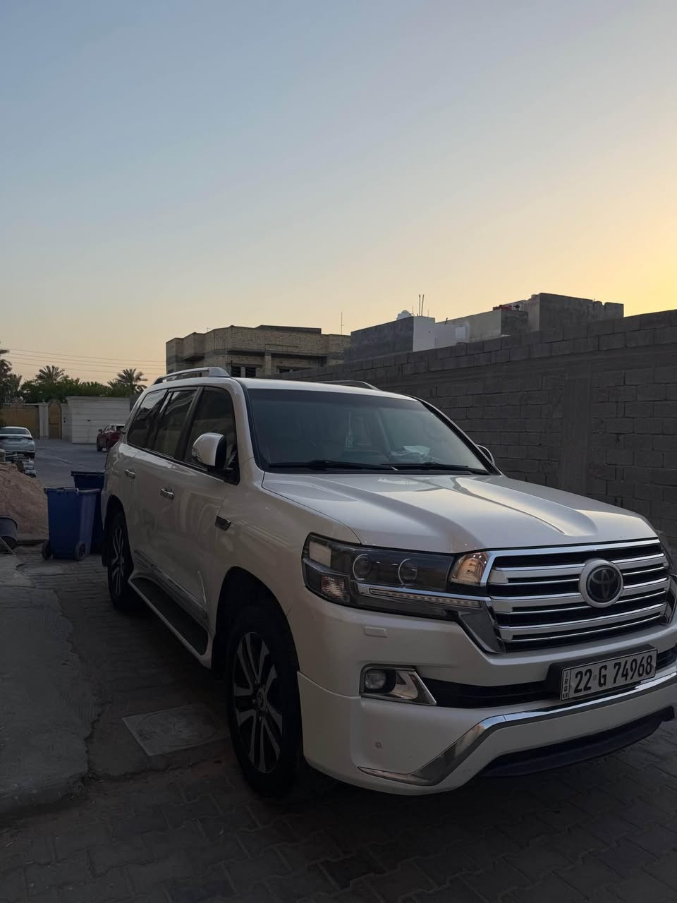 للبيع لاندكروز 
White Edition GX-R 2018
خليجي كفالة عامة عدا شخوط
بسيطة
محرك V8 5.7
ابيض لؤلؤي
مقاعد جلد
فتحة سقف
دخول وتشغيل بصمة
كاميرا خلفية
عداد المسافة km 197400
مكان السيارة بصرة
*********** البصرة, العراق
