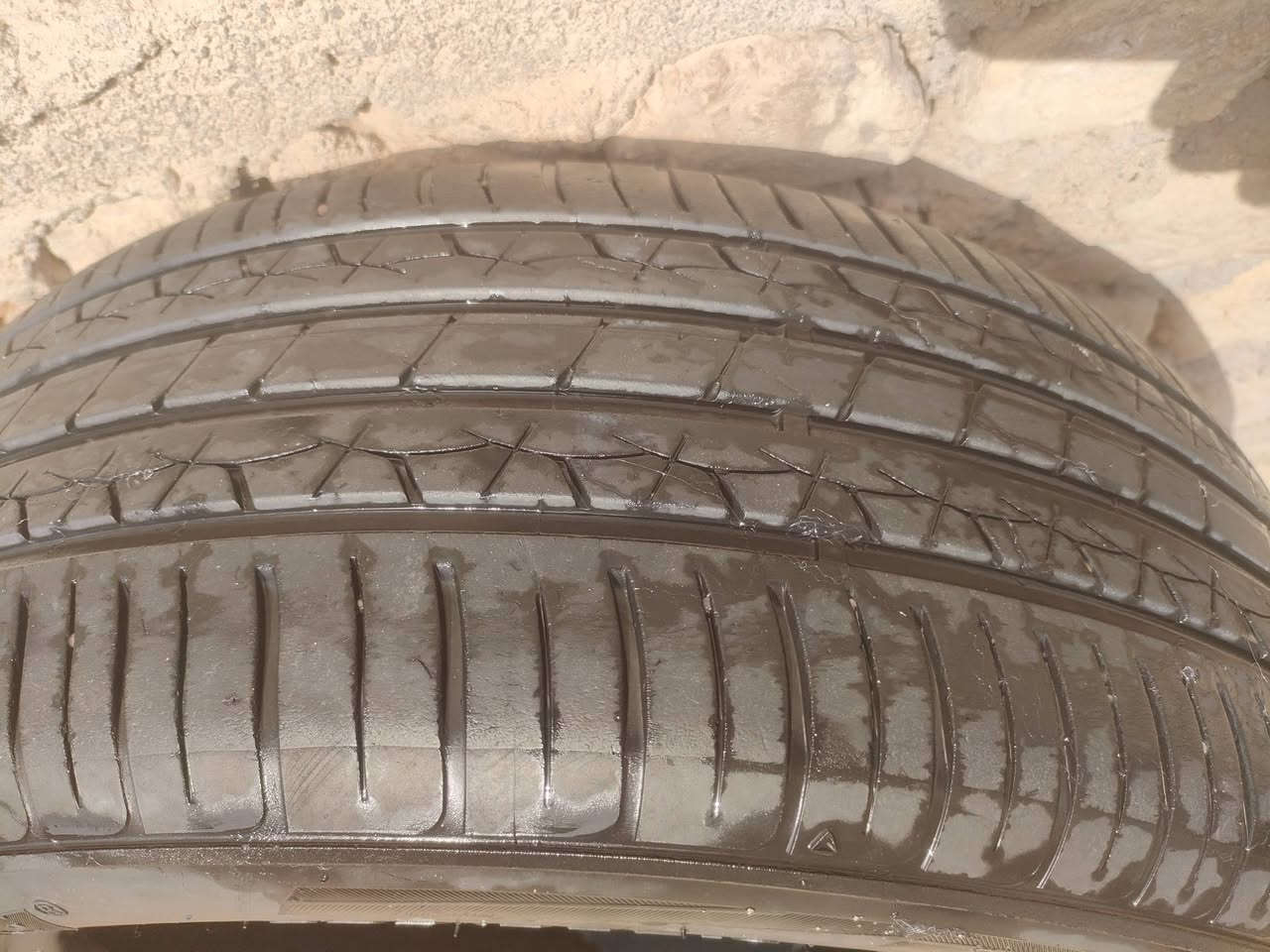 تخم تاير حجم 16/205/55
الصور گدامك 
السعر 100 
سوق الشيوخ 
***********
