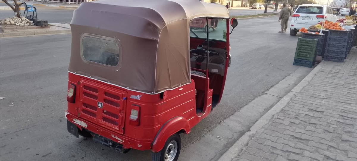 سلام عليكم تكتك موديل 2017 ومحرك 2020 تكتك خير من الله ما ناقصها شي اوراق للتواصل *********** متواجد 1.00 الضهر 
السعر 3750 وبيها مجال للشراي  مكاني بغداد جكوك
