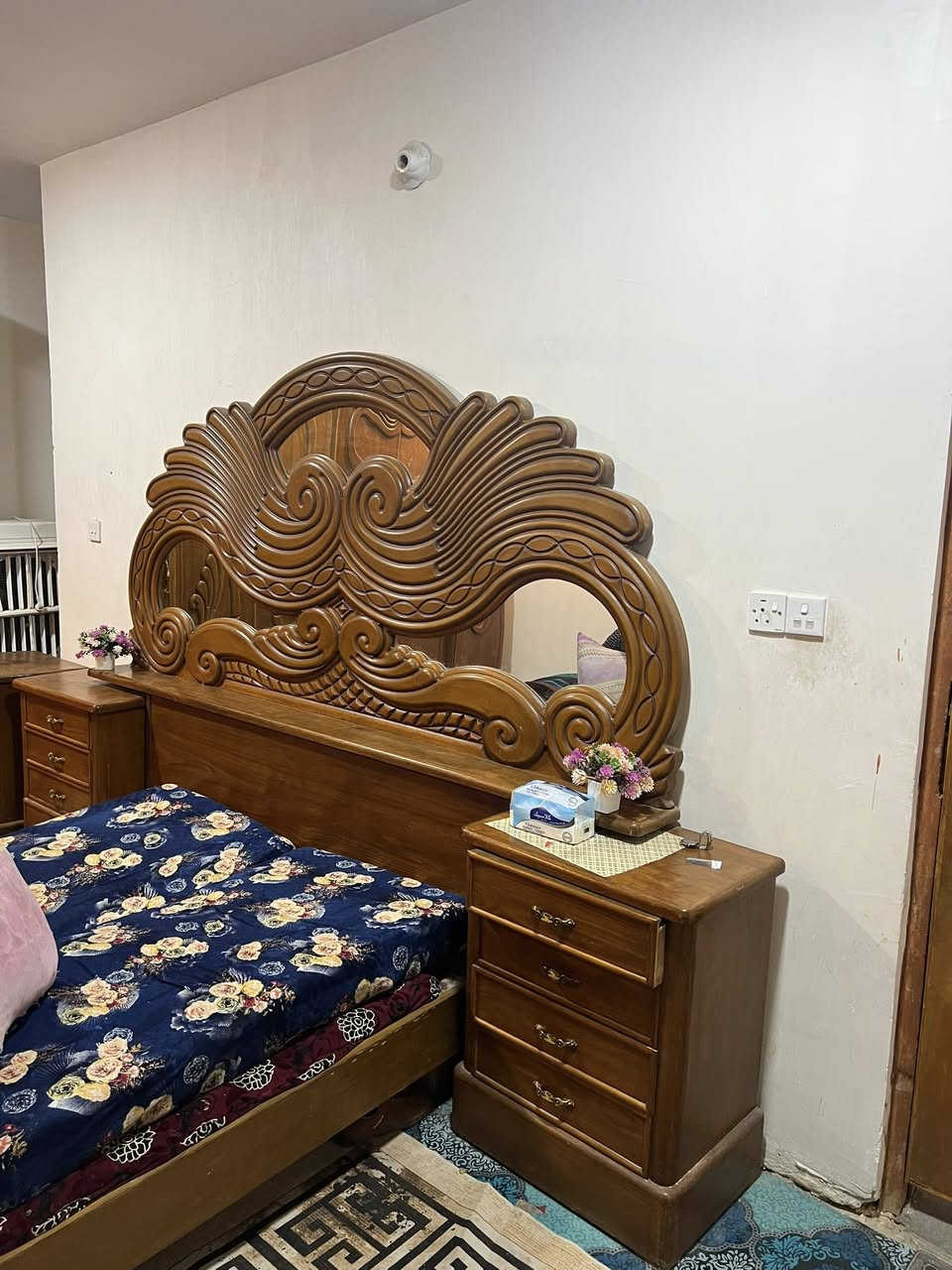 غرفه البيع صاج عراقي باب اول سعر مليون او نص ***********
