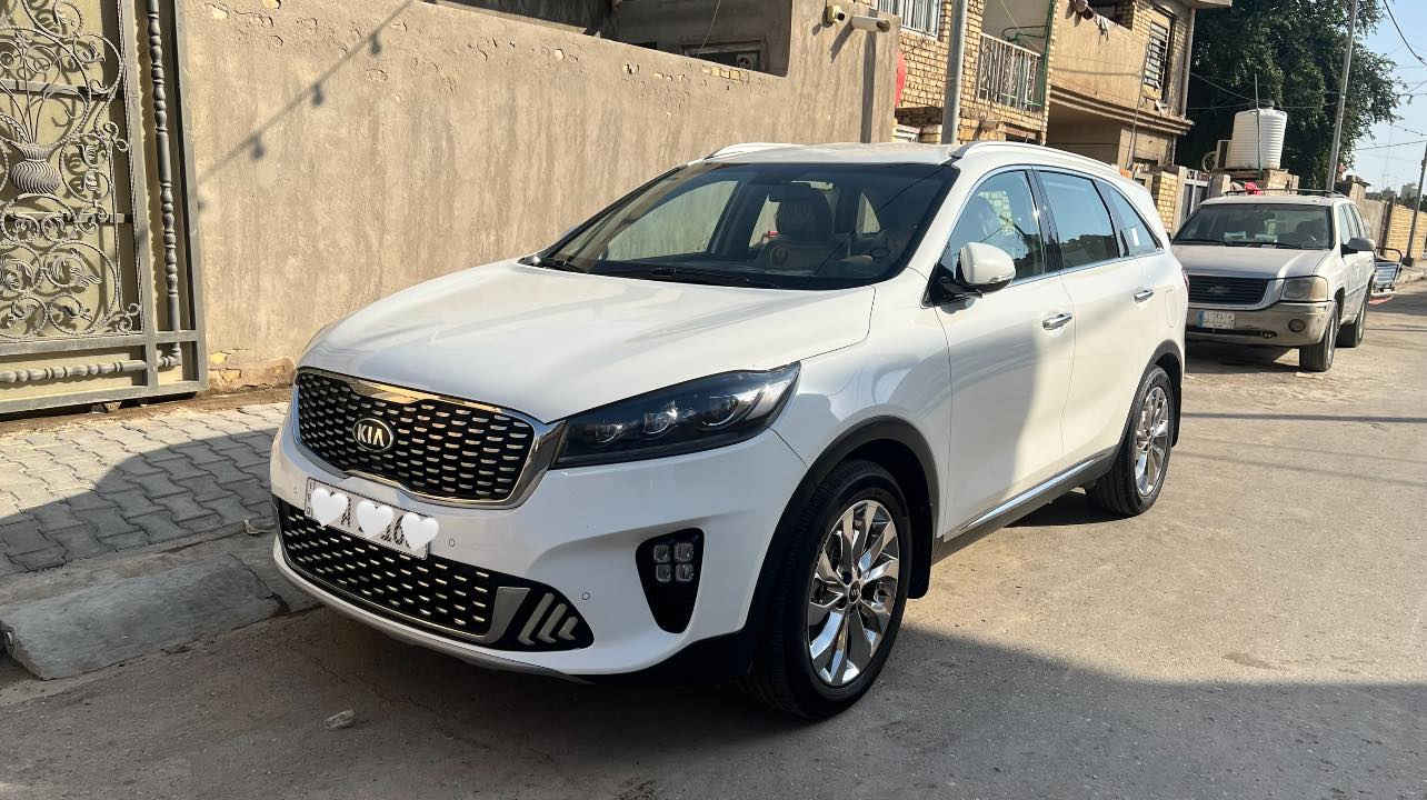 السلام عليكم….
سورنتو 2019 شكل 20 السعر (265) وبيها مجال 
مكفولة كفالة عامة ماشية 63 سيارة مال جناي رقم قادسية مشروع وطني .
بصمة 
مري شفط
جنطة كهرباء 
كشافات زينون
حساسات امامي خلفي 
شاشة كبيرة 
اربع انضمة قيادة 
وباقي الموصفات معروفة 
مكاني واسط مركز المدينة 
(***********)
