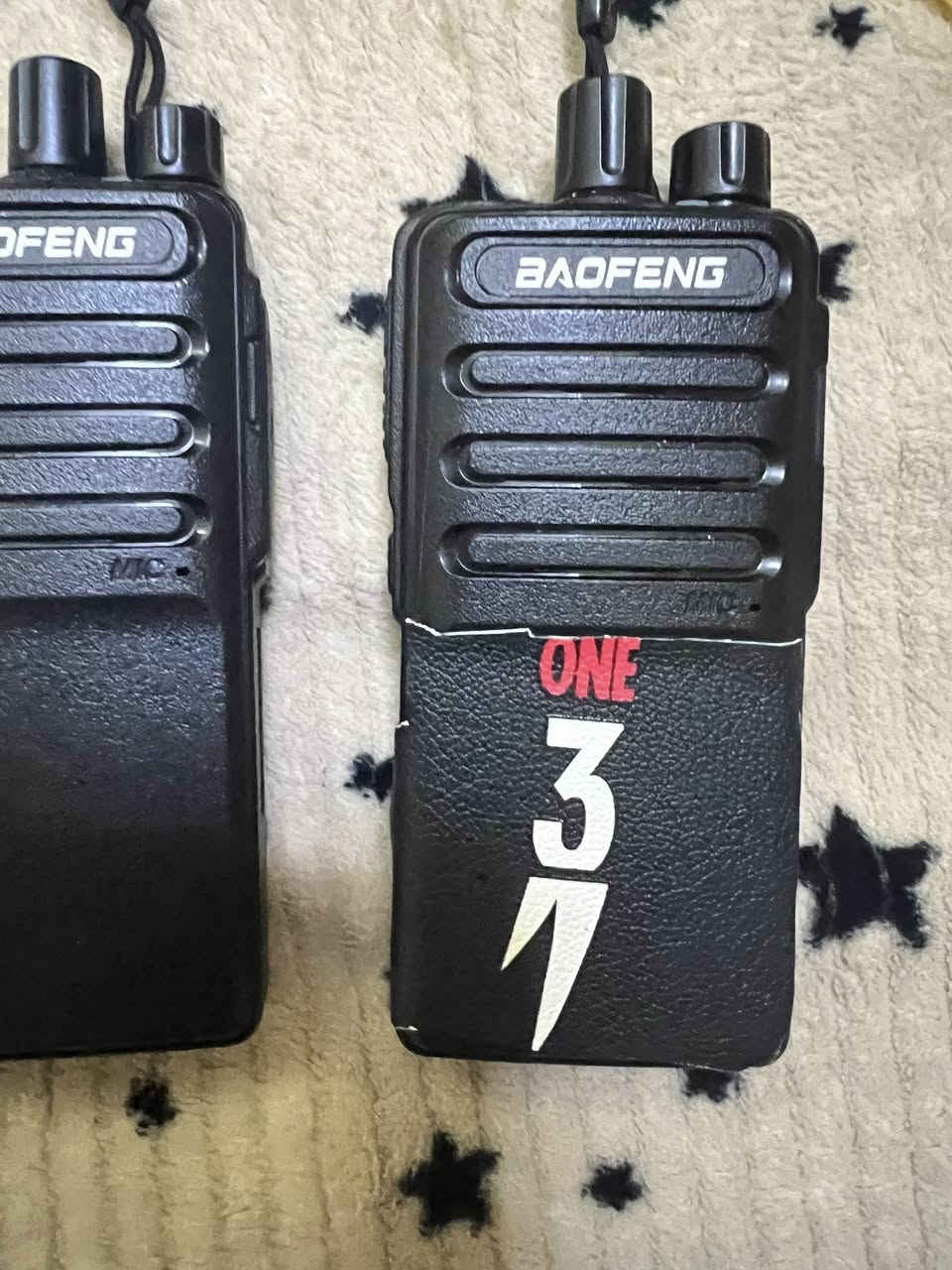 لاسلكي البيع جديد وياه شاحنته ثنيهم سعر 40وبيهم مجال   مد منطقه مفتوحه ٨كيلو  
مكان ما مفتوحه 4كيلو 
متوفر توصيل
التوصل ***********
