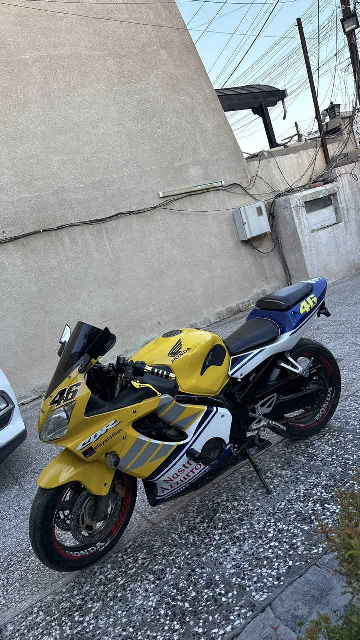 السلام عليكم 
F4i
مكينه 600
كير مكينه مكفوله 
الدراجه ما بيها نقص برغي واحد وكلشي مايحتاجله تشغل وتطلع 
السعر 25 قفل قفل قفل ورقه لحد يعاملني مايعجبك المنشور اعبره 
مكاني بغداد العامريه
رقمي :- ***********
