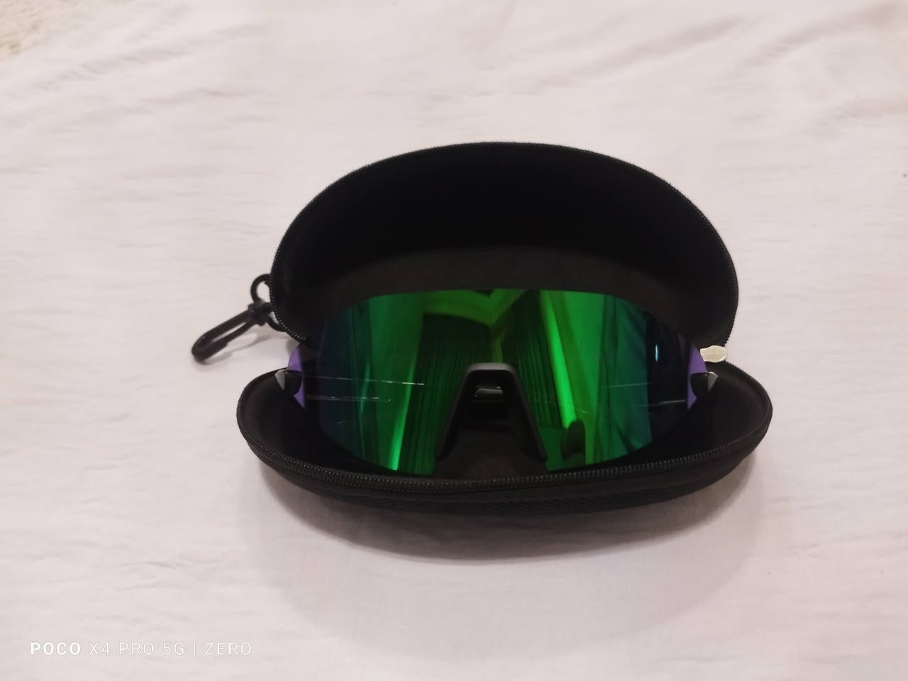 السلام عليكم
نظارات خفيفة ومريحة على العين عدسات عاكسة تحمي من أشعة الشمس اثناء القيادة

تفيد اهل الدراجات من ناحية الفائدة و الشكل جميل

السعر : قيم و اكتب سعرك


**إذا كنت صاحب هذا الإعلان وتريد حذفه لأي سبب، رجاءا أرسل رسالة إلى الدعم الفني**