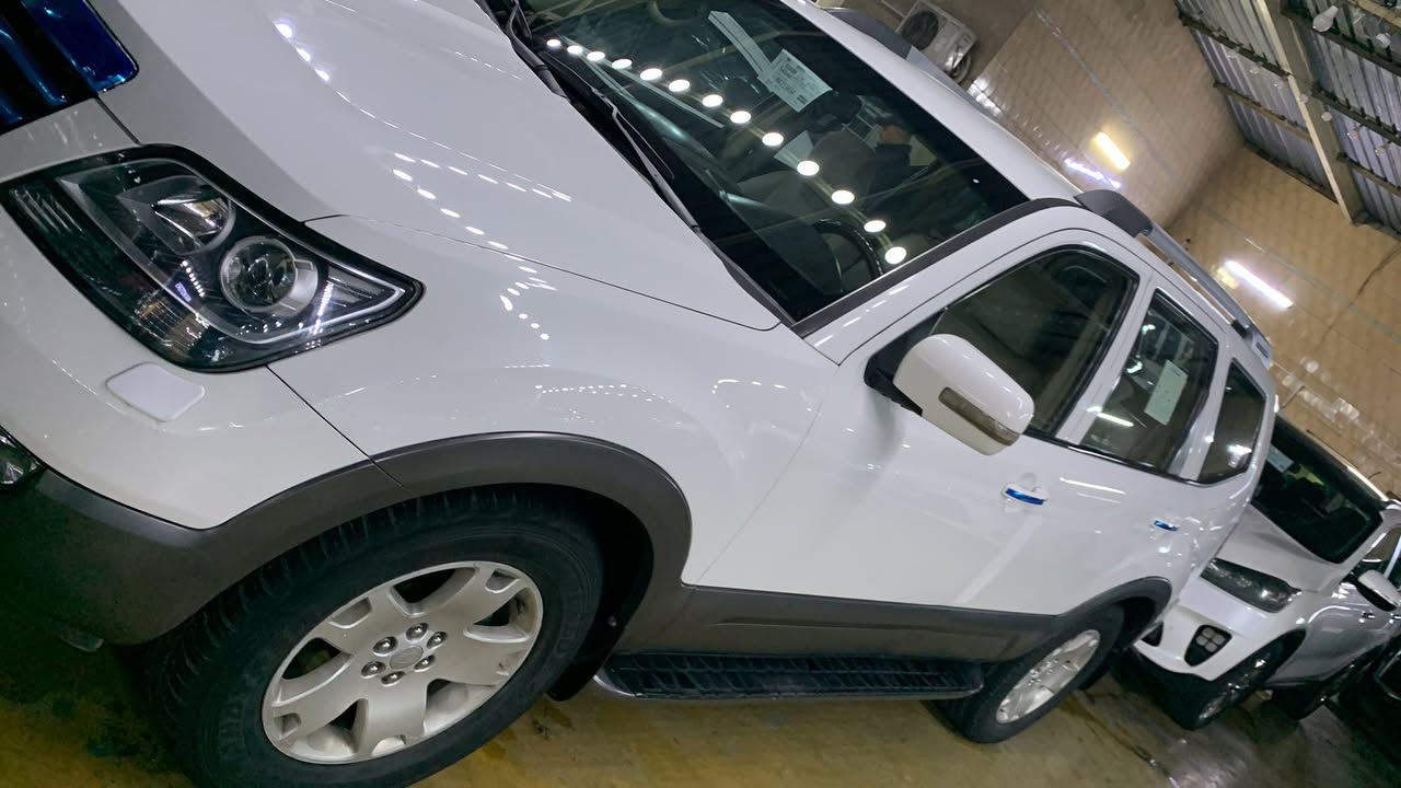 السلام عليكم ورحمة الله 
سياره مهافي ٢٠٠٩
 فول مواصفات ما عدا الفتحه 
كشن كهرباء داخل صاج 
فور ويل
زركات
ويل كبير 
جلد 
حساس 
٣ قطع تبريد ثلج
٧ راكب
السياره بيها صبغ فقط جاملغ امامي بدون حادث
مكينه كير جدد السونار موجود مع الصور
رقم بغداد 
السعر ١٢٥ 
***********
