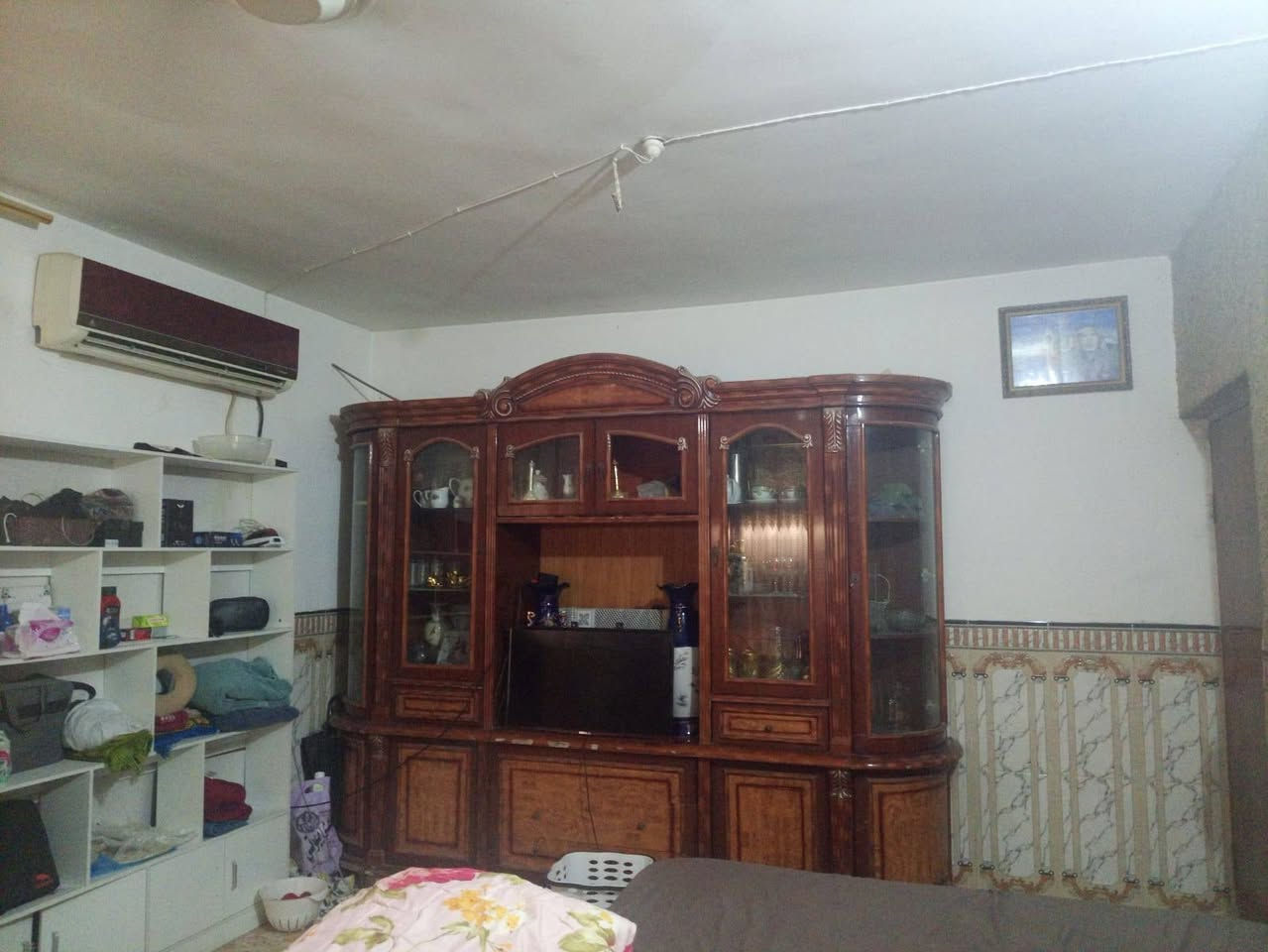 السلام عليكم ورحمة الله
بيت لبيع طابو صرف بسمي اخوان اني مو دلال 
المساحة ٢٥٠ متر طابقين دبل فاليوم
الموقع الحله حي العسكري شارع ٨٠ قرب مدرسة الرحمان البيت متروك صار أكثر من ٣ سنوات ما مسكون 
البناء ٥ غرف نون ٢هول مجمع صحي عدد ٣ داخلي وخارجي والطابق الثاني مطبخ استقبال كراج وحديقة يبعد عن شارع ٨٠ الرايسي ١٠٠ متر خدمات كامله السعر١٦٠  مناسب جدا حسب موقعة بسعر القطعة وبي مجال  الاتصال *********** واتساب أو اتصال
