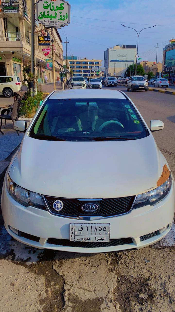 سلام عليكم سيراتو للبيع موديل 12 لسياره وارد خليجي لسياره خير من الله لسياره بيه ضربه بل بنيد مثل ما تشوفون بل صوره بعدني ما صابقه مكينه وكير خير من الله السعر 95وبيه مجال كلششششش قليل ***********.     ***********.  مكاني البصره
