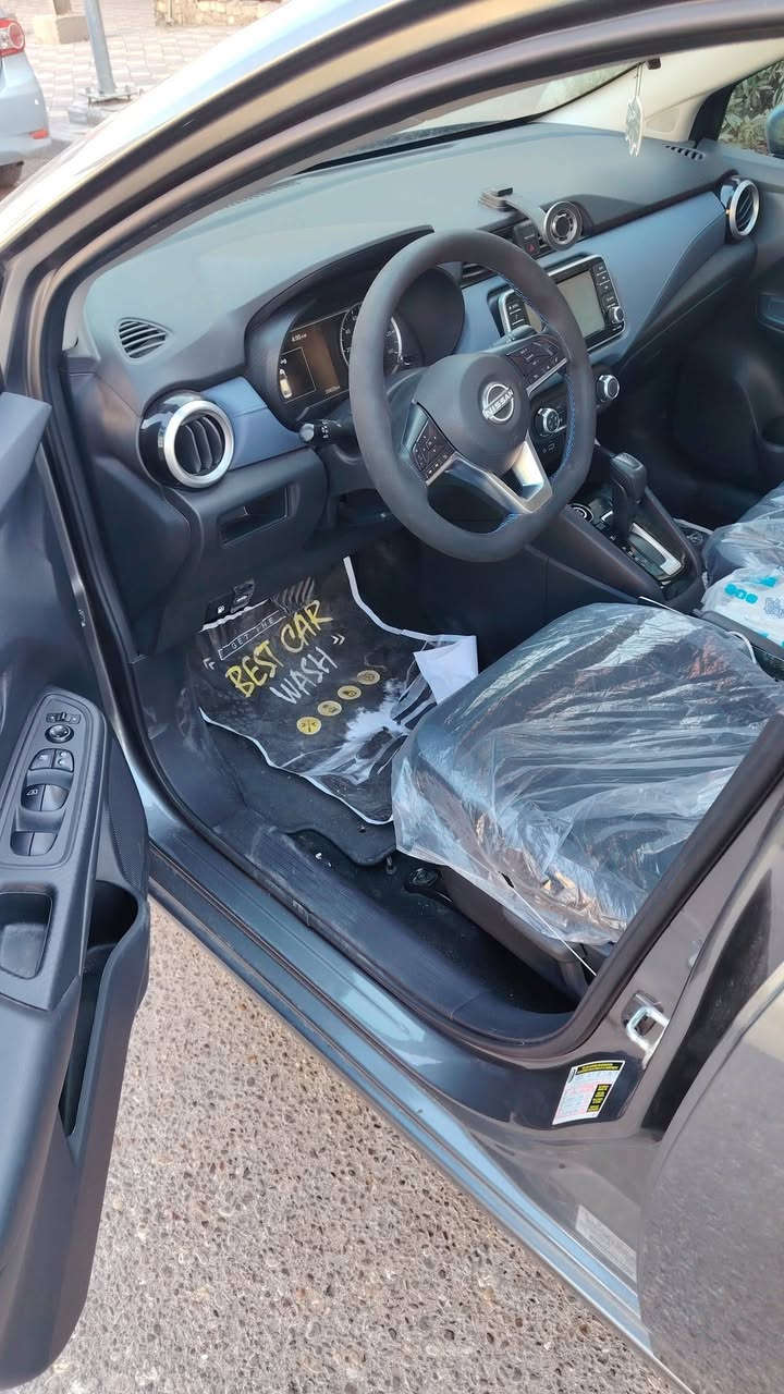 السلام عليكم نيسان فيرسا موديل2024 السياره دخول جديد السياره فول من عده الفتحه السياره جديده ماشيا 35 الحادث قبق جنطه وربع الجاملج الخلفي  بدون دواخل ويرباك ا السياره بسم شركه المكان السيديه السعر 130 وبيه مجال رقم ***********
