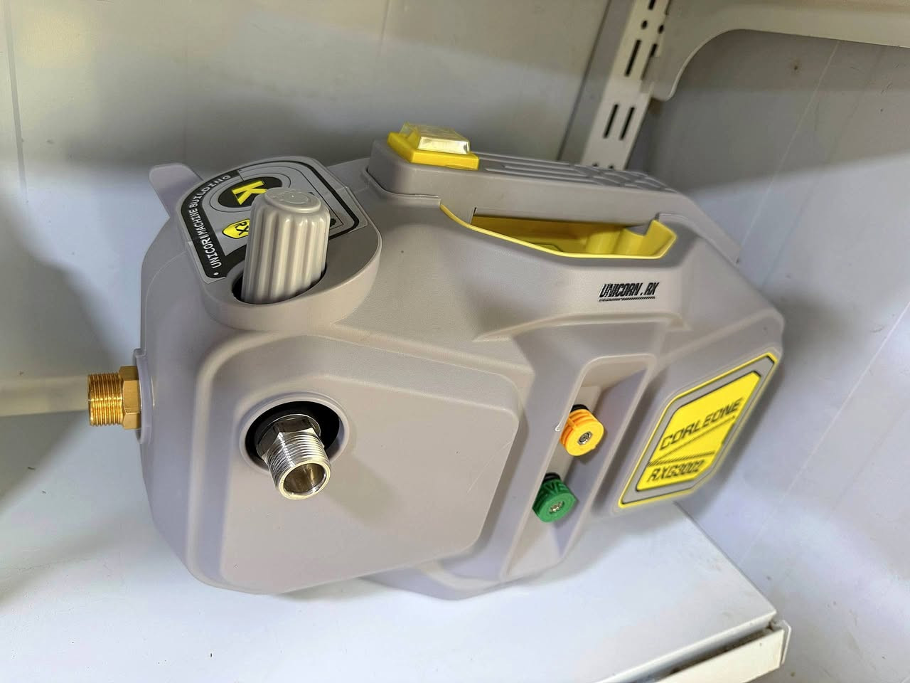متوفر مضخات شركة (CORLEONE)
مضخة RXG3002✅
100BAR✅
1500W✅
220V✅
 توصيل مجاني جميع المحافضات ✅
العنوان ام قصر شارع 1 
رقم التواصل (***********)(***********)
