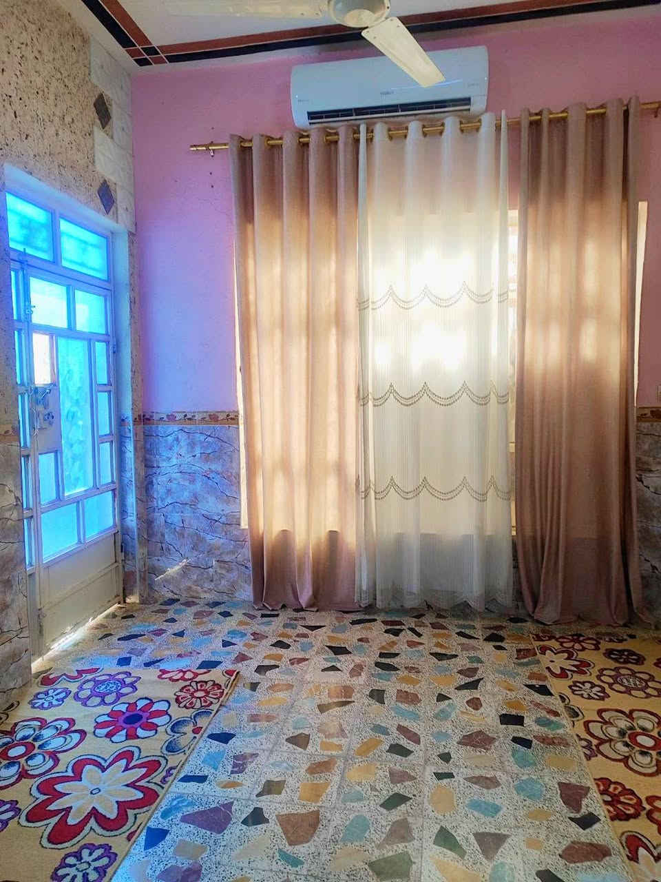 بيت مساحة 200متر ميسان حي الإمام الكاظم .ع الروابة سابقاً مقابيل مكتب الغاز يعني مو فرع موقع حلو والمنطقة هادئة طابو صرف اي استفسار خاص .....


**إذا كنت صاحب هذا الإعلان وتريد حذفه لأي سبب، رجاءا أرسل رسالة إلى الدعم الفني**