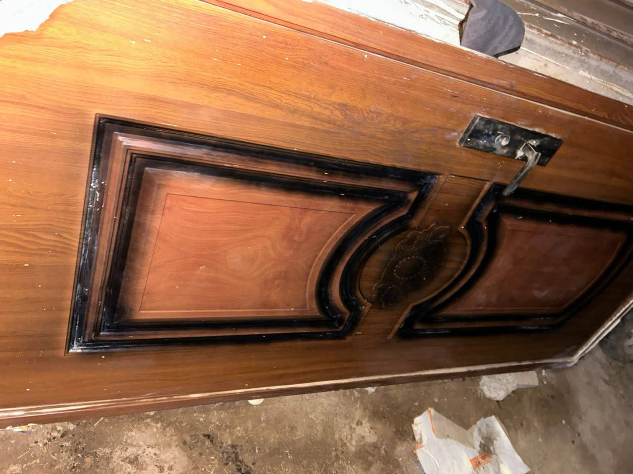 السلام عليكم يوجد بوب غرف نوم العدد 3
مستعملات شي قليل 
الرقم ***********
