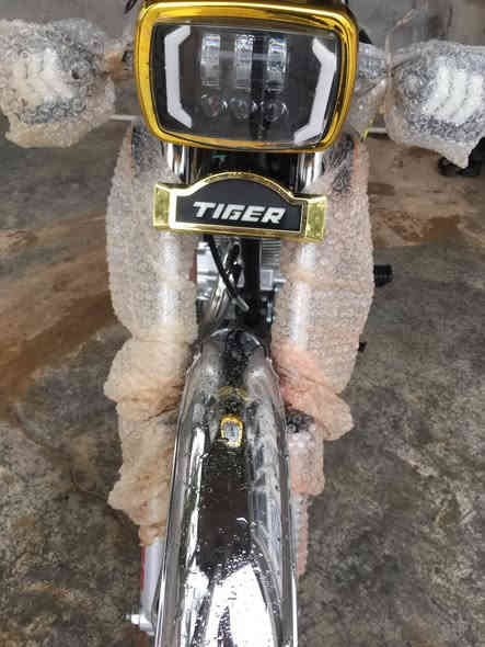 تايكر ٤كير ابو النمر ختم حفر موديل 25 مستعمل قليل حيل كله شركه وبلادي اوراق بي
مكاني جباره ***********
