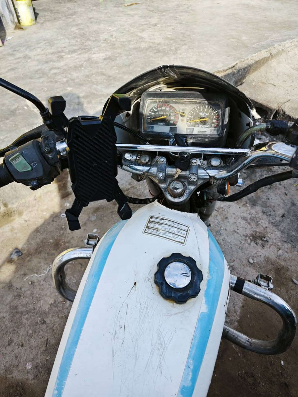 #للبيع

جني كله موديل 2017 محرك 200 كهربائيات كلها شغاله نكره سلف نضافه مثل ماواضح بصوره السعر 350 وبي مجال الشراي يجي خاص او يتصل ***********
