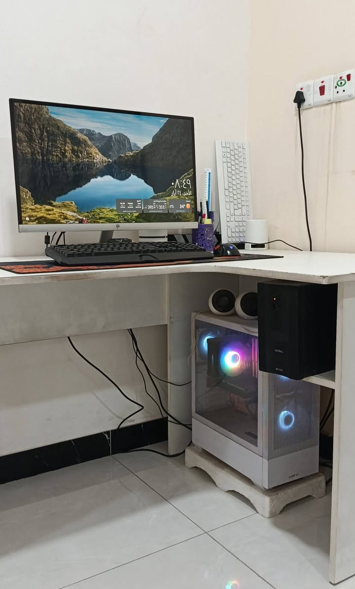للبيع PC  ✨🔥
المواصفات :

كيس Lian Li Lancool 205 Mesh تهوية ممتازة وشكل احترافي
باور سبلاي Thermaltake 550W Lite Power
مذربورد Gigabyte B450M DS3H
معالج AMD Ryzen 7 3800X
رام DDR4 8GB 3200 Crucial Ballistix RGB
SSD 512GB سريع
HDD 1TB Seagate Barracuda 7200
كارت شاشة Gigabyte GTX 1650 4GB OC
شاشة HP IPS ألوان حلوة ودقة ممتازة 👌
الpc مرتب ونظيف واستخدام شخصي
أداء ممتاز وحرارات مستقرة
الموقع بغداد  البلديات📍
للاستفسار خاص 📩
وتساب***********
