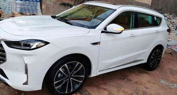 #جيتور x70 PLUS 2025 لون ابيض 
رقم بغداد بسمي تحويل ثاني يوم
ماشية. عشر تالف  
بانوراما 
كشنات جلد + تدفئه تبريد + خزن + كهرباء
صندوق كهربائي 
حساسات امامي خلفي 
رادار جانبي 
محرك 16 توربو 
گير 7 نمر 
اضويه زنون متحرك 
داخل ليد بالكامل 
اضويه ترحيب 
تحكمات ستيرن
ويل حجم 20
5 كامرات + كامره 360 
7 راكب 
3 وضعيات قياده 
اكروز سرعه 
شفتات 
بصمات 2
Auto hold
هاند بريك كهربائي 
داخل مشمشي 
السياره بدون ضرضر مكفوله من الدعاميه للدعاميه السياره  على حالة الوكالة 
سعر السياره ٢٦ مليون
العنوان بغداد زعفرانية
***********

