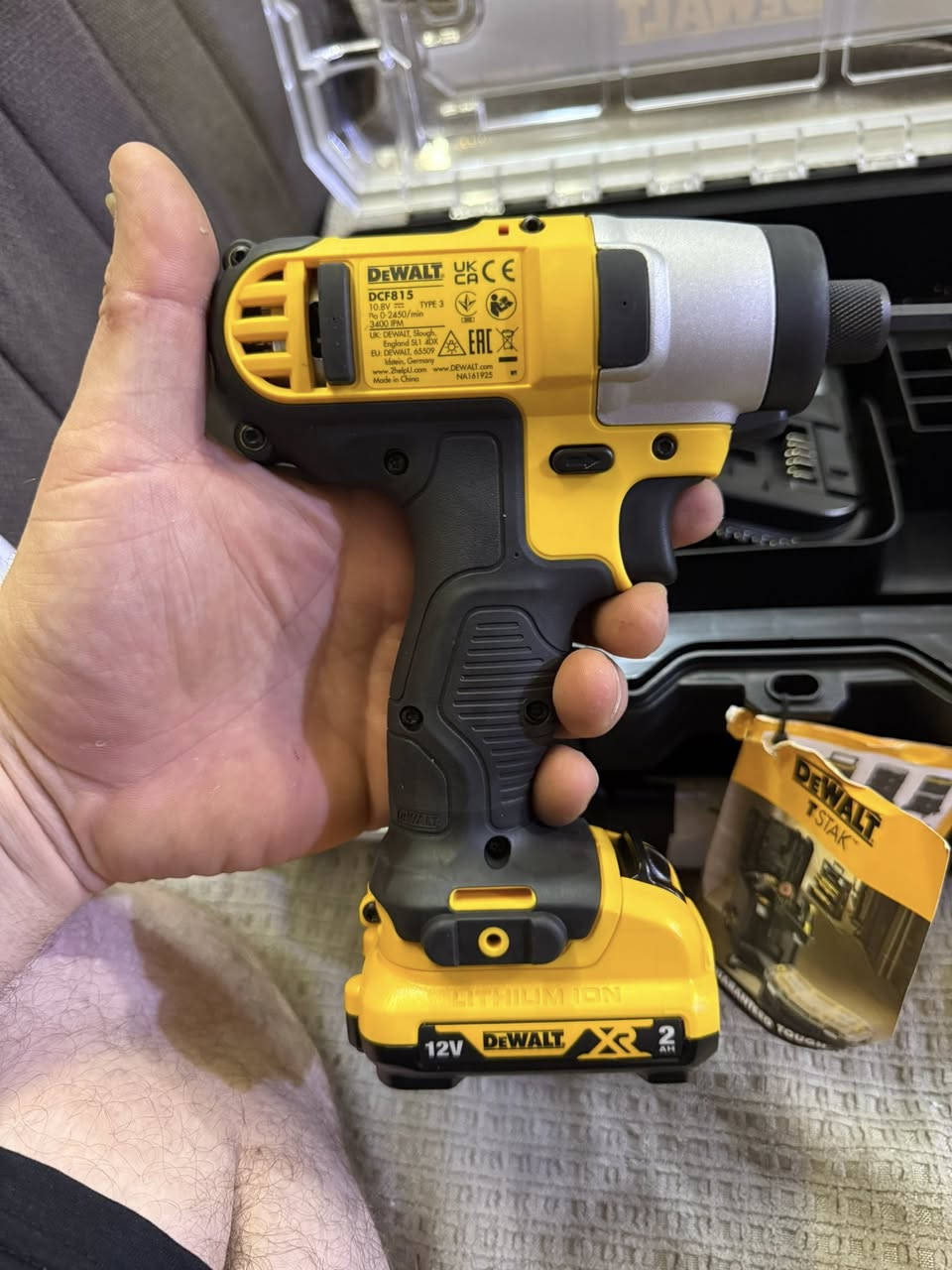 دريل ديوالت 12 فوالت جديد  انمباكت  حقيق ضد كسر تشيل عده سعره 200 الف


**إذا كنت صاحب هذا الإعلان وتريد حذفه لأي سبب، رجاءا أرسل رسالة إلى الدعم الفني**