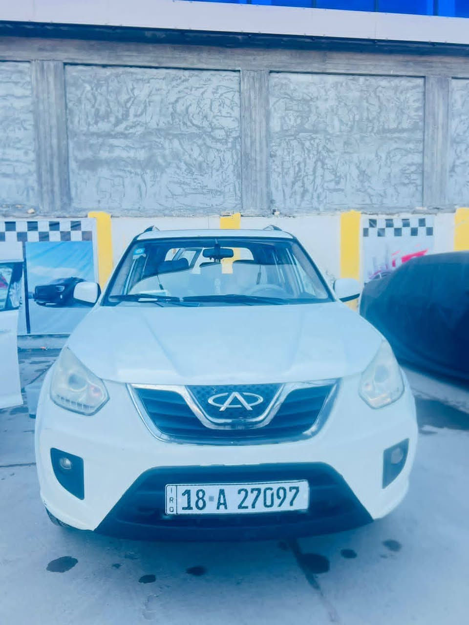 سلام عليكم ورحمة الله وبركاته من رخصت صاحب الكروب المحترم عندي سياره شيري تيكو لون ابيضّ صدفي
السياره كير مكينه حداديه مكفوله شرط الفحص 

السياره مو ديل ٢٠١٣ سونارها موجود 

سنويه ٢٠٣٠ يعني انسه 
بيها كم نقص بصيط جدآ 
١- تك لايت ظبابي محترك فقط امامي 
بيها خياس بل جاملغ الخلفي الأيمن بصيط جدآ وهاذ الشي معروف بلتيكو 

السياره بيها شاشه اصليه ودوشمه  جديده 
وتخم تاير جديد سبير كذالك 
السعر ٦٥ ورقه بيها مجال للطيبين 
عنوان السيارة حي بابل  الرقم ***********  تحياتي 🤍 ‏
