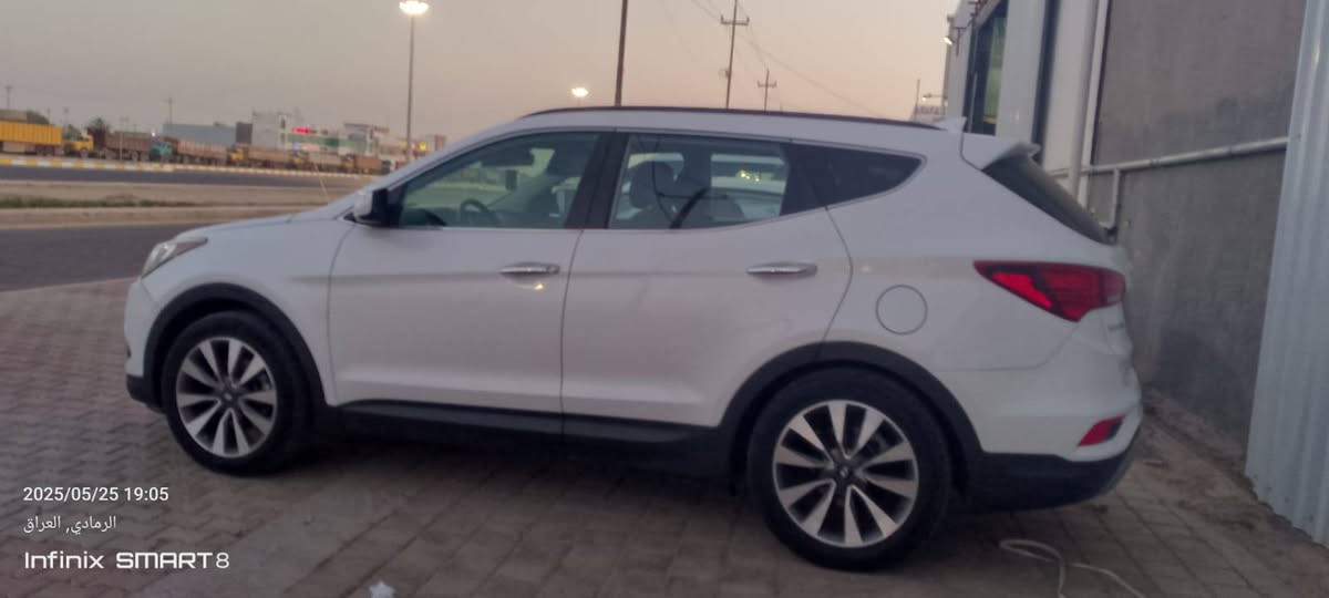 اسلام عليكم
سنتافي 2017 وارد امريكي 
قطعه واحد صبغ
رقم بغداد الجديد بأسمي
محرك 2400 GDI
بردات خلفيه
كشنات تدفئه امامي خلفي
حساسات خلفيه كامره خلفيه
رادار جانبي 
استيرن تدفئه
كشن السائق كهرباء
ماشيه 142 كيلو
السعر 16.000
مكان السياره الانبار الرمادي
***********
