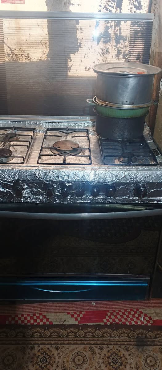 مجمده 14قدم بعدها مامستعمله جديده مع طباخ فرن نظيف
الشراي أخبرني ***********
