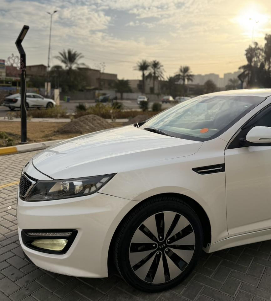 سلام عليكم
كيا اوبتيما 2012 خليجي 

مكفولة كفالة عامة من التبديل والصبغ 

عدى طخه بسيطة جدا بالباب خلف الصدر ورشيتها دزلي رسالة خاص ادزلك الصور مالتها    

فول موصفات عدا الفتحاه 

مكينه 2400 دوش  

رقم أربيل  إنكليزي جديد وهزة جديد 

تريد وكالة تريد تحويل 

مكاني بغداد حي الجهاد 

للأستفسار ومعرفة السعر 

الاتصال  ***********
