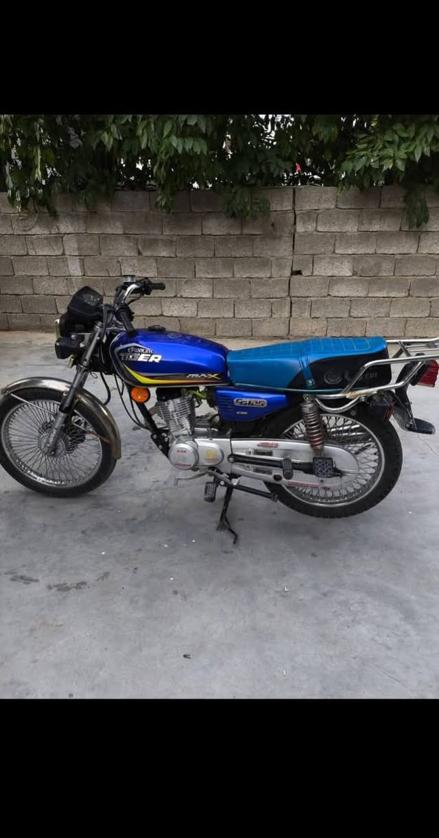 سلام عليكم دراجه تايكر سولنك للبيع ٢٠٢٢ أوراق ٥ اصولي محرك مكفول مامفتوح كهربائية كله شغاله اشاير دبل اشاير لايت أمامي خلفي شغال هورن شغال تخم تاير جديد لدراجه احله من لصوره السعر ٥٥٠ وبيه مجال المكان واسط الزبيديه الاستفسار الاتصال على الرقم التالي ***********
