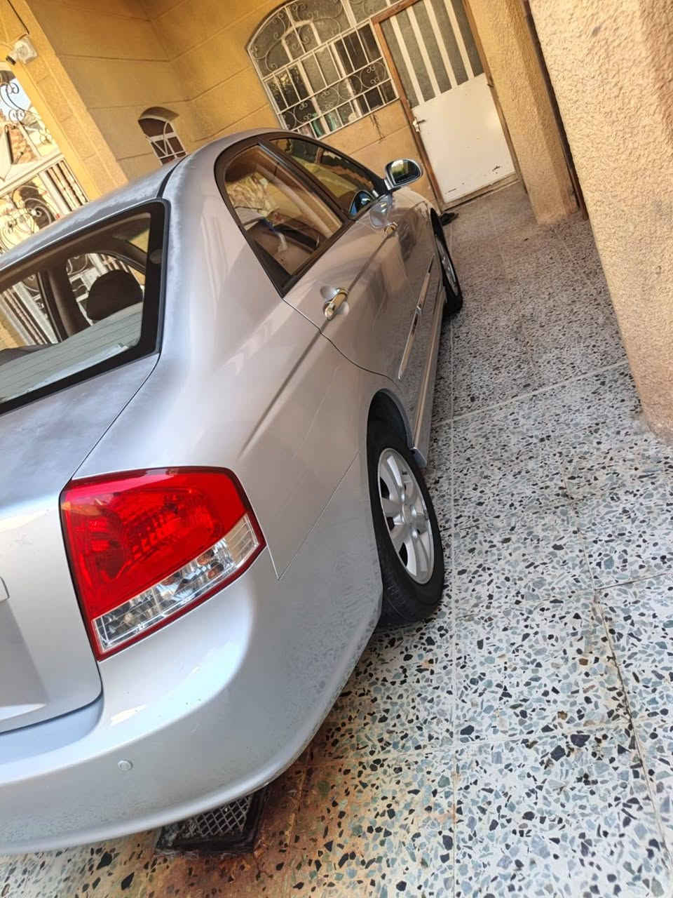 السلام عليكم 
كيا سيراتوو 2008 خليجي
محرك 1600 
محرك كير تبريد مكفول 
صدر تخم تاير 
مكفوله من الصبغ والضربه 
رقم انبار انكليزي باسمي 
السعر 90$ ورقه وبيها مجال بسيط 
للأستفسار ***********
