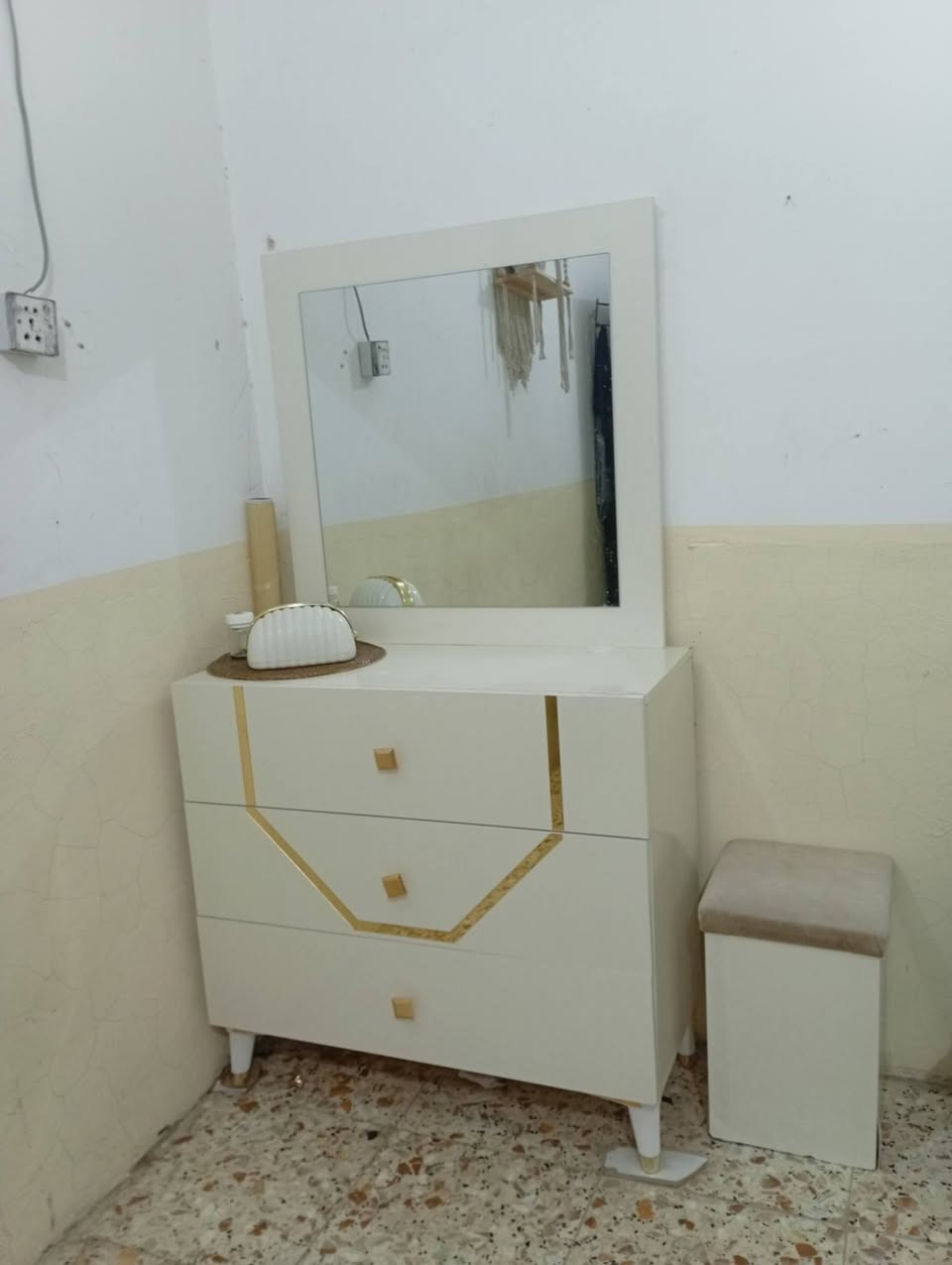 غرفه تركيه اخت لجديدا
لا كسر ولا شي 
5قطع استخدمه  اقل لسنه سعر ب500
وبيها مجال مكان النجف حي
 العسكري شارع السبيس


**إذا كنت صاحب هذا الإعلان وتريد حذفه لأي سبب، رجاءا أرسل رسالة إلى الدعم الفني**
