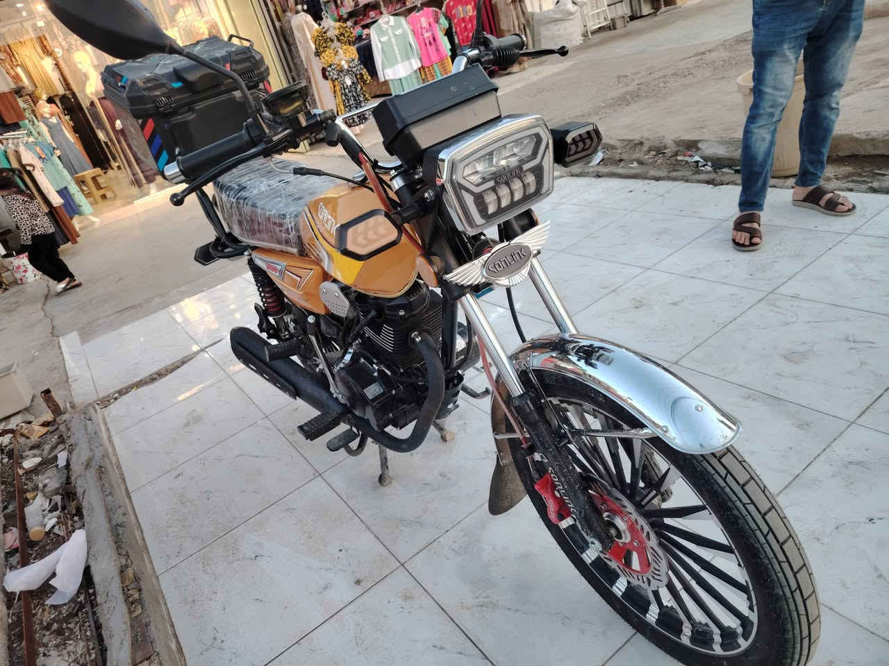 السلام عليكم مكلف بالنشر

 دراجة للبيع 
ايراني سيلف وهندر شركة سون لنك sonlink 
المحرك 200 مامفتوح مكفولة كفالة عامة منفيست ومكاتبة 

نظافة مثل ماموجود بالصور اتحب تعال كلب وشوف 

ملاحظة/مكلف بالنشر لطفا وهذا رقم صاحب الدراجة 
***********
ديالى /خان بني سعد
@إشارة
