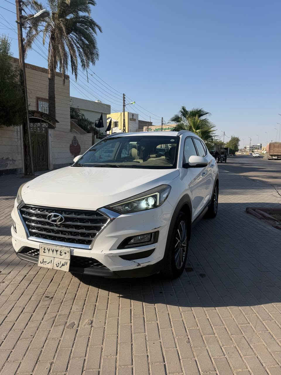 السلام عليكم 
توسان 2019 وارد خليجي 
السياره مواصفات عاديه المعروفة
السياره كفالة من الصبغ بيها مكان تعديل بارد بالباب الخلف السائق وبيها  اماكن تعديل pdr
السياره كير ومحرك كفالة 
السيارة ماشية 100 الف
رقم اربيل و السنوية منتهية 
السعر 165 ورقة وبيها مجال بسيط واي استفسار تفضل عل الواتساب او اتصل وبيك خير وتدلل
رقم التلفون ***********
مكان السيارة بصرة - الطويسة
