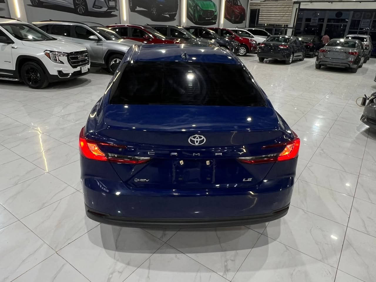 السلام عليكم
‏CAMRY 2025
✅ الفئة: LE Hybrid
💰 السعر: 195 
📍 الموقع: أربيل
🛠 الحادث: حافة بونيد صبغ فقط، بدون أي صبغ بالدواخل.
📸 صور الحادث مرفقة للشفافية والاطمئنان.

المواصفات:

* محرك 2.5 لتر هايبرد اقتصادي.
* ناقل حركة أوتوماتيك eCVT.
* تشغيل بصمة.
* تشغيل عن بُعد (Remote Start).
* شاشة لمس 8 إنش.
* Apple CarPlay و Android Auto لاسلكي.
* كاميرا خلفية.
* مثبت سرعة راداري (Adaptive Cruise Control).
* نظام المحافظة على المسار (Lane Assist).
* تحذير قبل الاصطدام مع فرملة تلقائية.
* حساسات إنارة أوتوماتيكية.
* مكيف أوتوماتيك ثنائي.
* جنوط ألمنيوم.
* فرامل إلكترونية مع Auto Hold.
* USB Type-C.
* 8 وسائد هوائية.
* نظام مراقبة ضغط الإطارات.
* استهلاك وقود اقتصادي جدًا بفضل نظام الهايبرد.

📲 للاستفسار والتواصل (اتصال أو واتساب):
***********

🔗 للانضمام إلى كروب الواتساب ومشاهدة أحدث السيارات:
https://chat.whatsapp.com/EDt5rlTuPdfCvNySuhJZE1?s=hd&p=i&mlu=0
