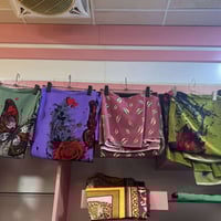 تتوفر لدينا كشامير صادة +مشجرة +فراشات جاهزة مع كوشات رمضانية مع فرشة ...