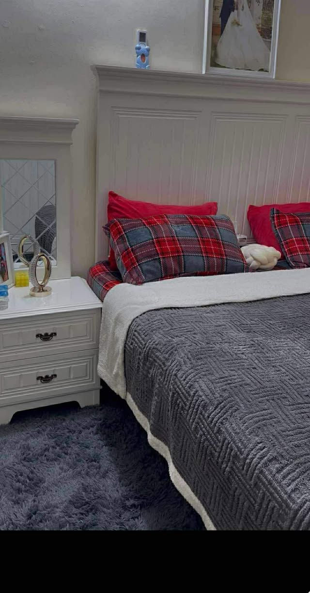 غرفه نوم تصميم تركي نجاره عراقي 
١٠ قطع مده الاستخدام اقل سنه
سعر الشراء مليونين و ٧٥٠ 
سعر البيع مليون٨٠٠ وبيها مجال 
الغرفه بعدها جديده اي ضرر مابيها النظافه ٩٥٪؜ 
بغداد الجديده 

مواصفاتها :
الوجه ام دي إف ١٠ ملم والداخل معاكس صاح عراقي ٤ ملم الأرضية بلوك بورد


**إذا كنت صاحب هذا الإعلان وتريد حذفه لأي سبب، رجاءا أرسل رسالة إلى الدعم الفني**