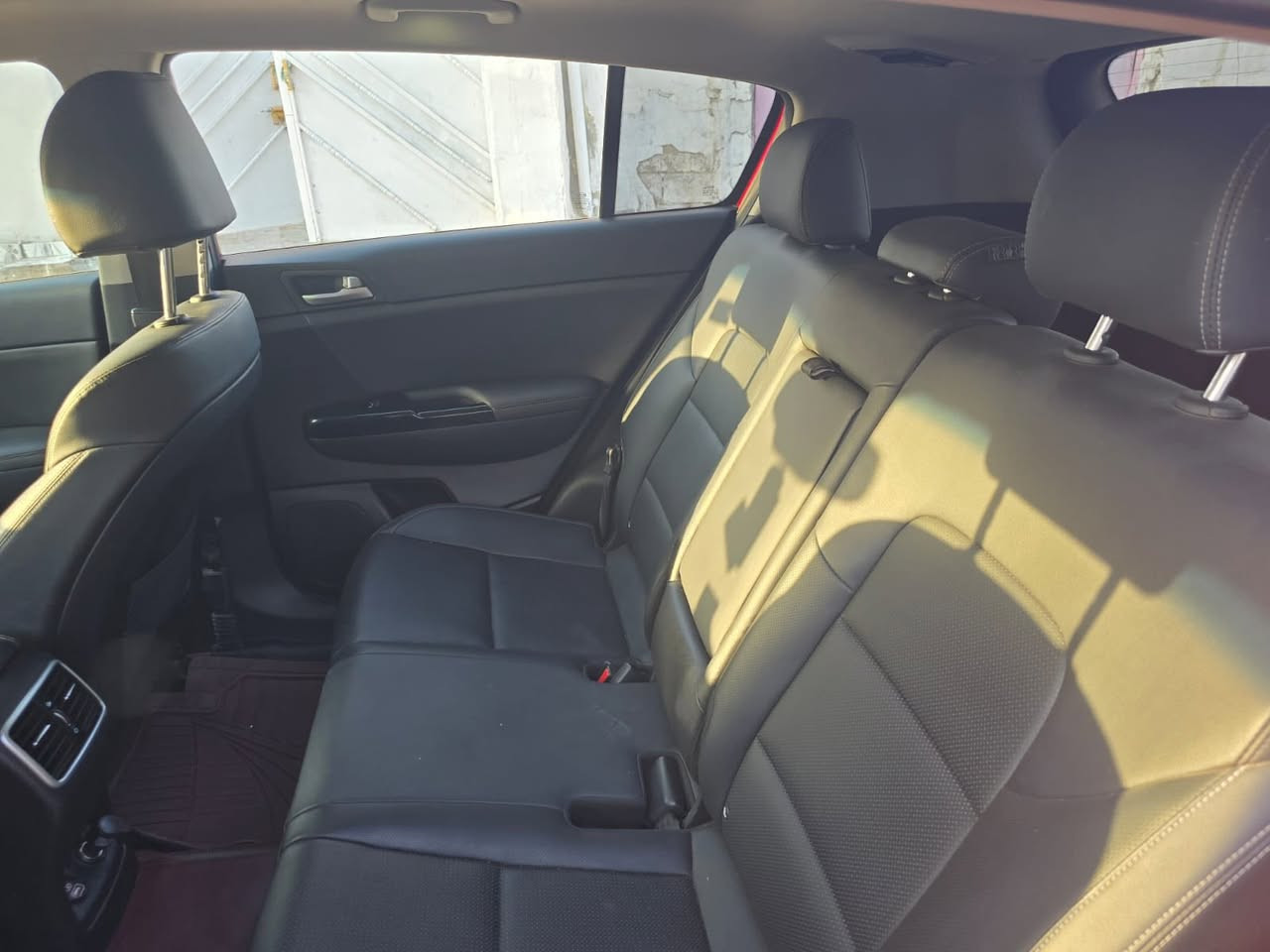 سبورتج موديل 2022 رقم بغداد مكينه 2400 جي دي اي بلاديه السياره مواصفاتها بانو راما كشنات جلد تدفئه كهرباء بصمه رادار جانبي كامره اماميه لتحديد المسار والتنبيه السعر 159 رقم الهاتف *********** بيها بنيد مبدل ومصبوغ السونار مرفق ويه الصور مكانها بعقوبه الساده
