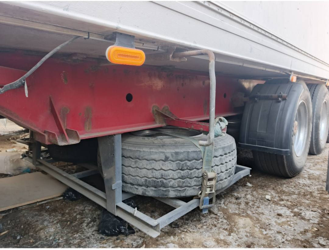 السلام عليكم
للبيع براد سور دنكير مدور بنز بدون جهاز نظيف لادوسه ولاتفخه سمك 5 
طخم تاير 
 تانكي كاز بلاستك تانكي ماء
 قاعدة سبير عبار
السعر , 60ورقه
للاستفسار ***********
