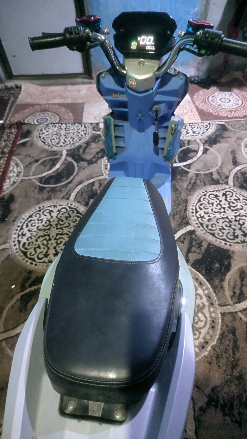 دراجه كهربائيه شحن 
المكان عويسان ابو الخصيب 
السعر 700 قفل 
دراجه كلش حلوه ماماشيه بطارياتهه مامتعوبات 
بيهه مشكله بلملف اول ماتمشي بيهه شخره بس من تمشي سريع تروح 
الدراجه قويه مالت جنايه 