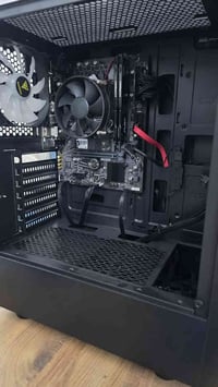 بي سي للبيع بدون كرت شاشه  المواصفات  كور i5 الجيل العاشر  مذربورد H51...