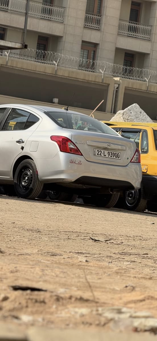 سلام عليكم نيسان سني موديل 22سياره كفاله عامه ما عده بارد خفيف بل جملغ خلفي سياره حلوه ونضيفه معنه كلمه ما نقصه شي تحويل ثاني يوم وكاله كلشي حاضر  سياره لايتات زنون عدسه اشتري زنون كشافت زنون كله اصلي وبيهن ضمان وسياره احله من صور
 سعره 117وبيه مجال حك جيه بكان سياره بغداد عامريه 
***********
