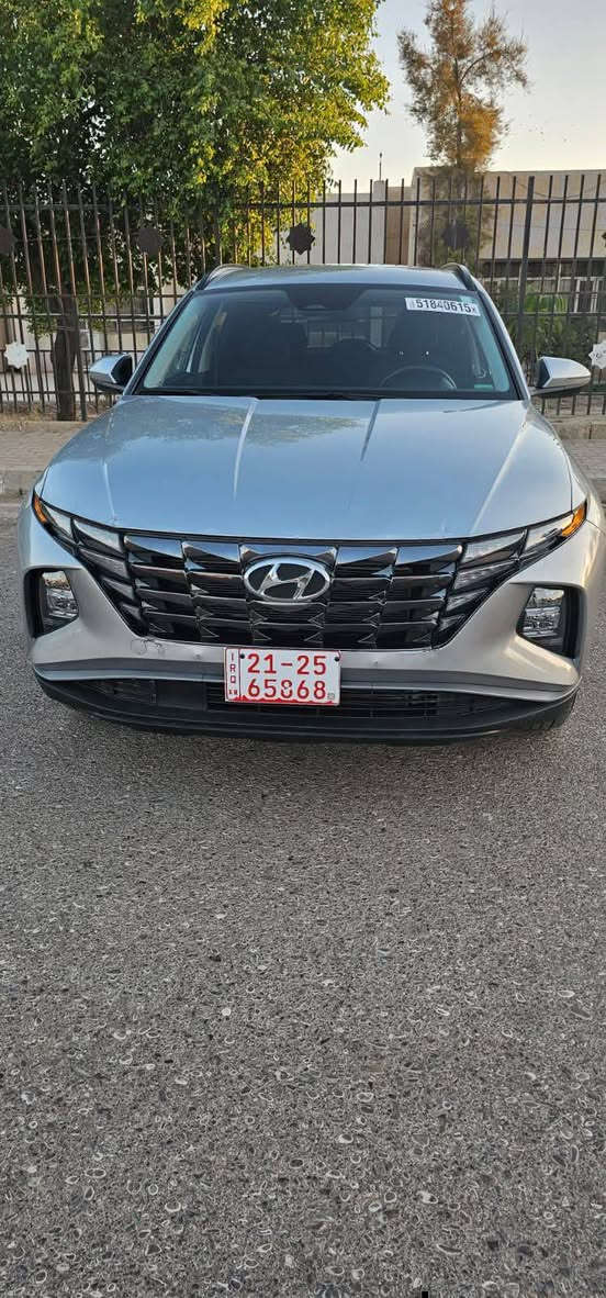 توسان موديل 23فول مواصفات بس مو سلايت اربع بصمات تشغيل عن بعد رادارات جانبي كامل  تدفئة مقاعد شاحن لاسلكي جنطه كهرباء تبريد مركزي كشن كهرباء ماشيه 24الف دبل اكسل كاتي تترقم شمالي سعر 185 مكان السياره كركوك للاتصال *********** سياره بحالة الشركة
