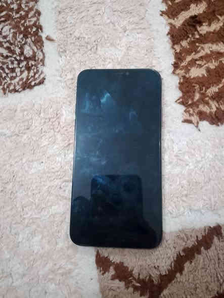 السلام عليكم /ايفون اكس عادي
شاشه محتركه والضهر مفطور 

بطارية ٨٠بلادي شرط

ذاكره 256 

الجهاز كله شغال ماعده الشاشه محتركه 

ايكلود موجود 

قيم واخذ /تواصل خاص او واتساب ***********
