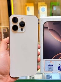 آيفون ١٦ برو ماكس • نضيف كسر كارتون • بطارية ٩٨