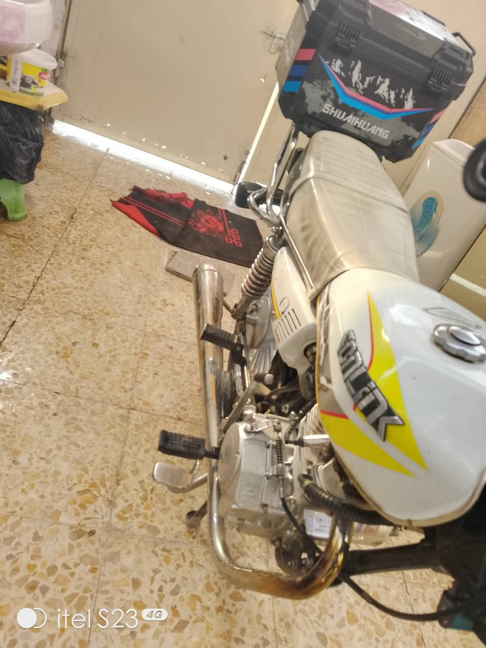 السلام عليكم سونك للبيع 25مكفولة كفالة عامةة من كلشي ابريكات دبلات تايرات جدد ويالة لايتات كهربايات كلهة شغالة هورن مكينة مكفولة لامفتوحة ولاتبخير ولاتنقيص اسبانة ممحطوط عليهة المكينة ع وضع شركة كلهة تصال *********** سعر 750قفلل
