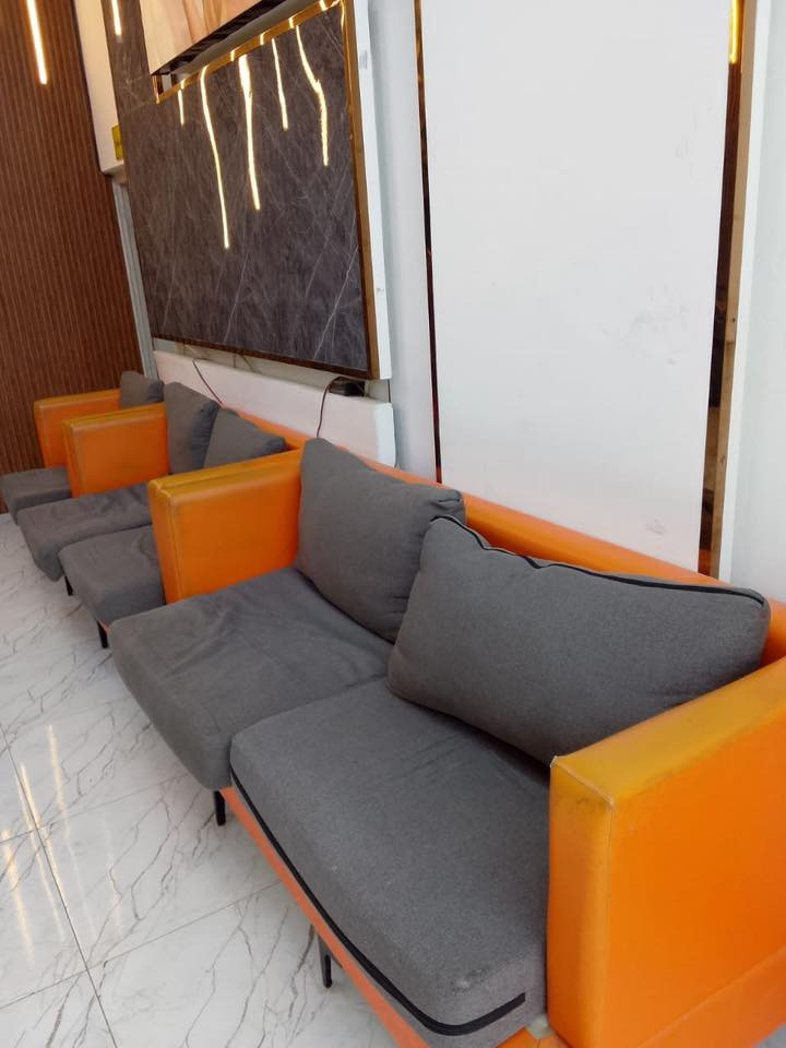 سلام عليكم تخم للبيع يرادله تنضيف فط رجلين نضيفات مستعجل ع بيعته كلش قيم واخذ رقمي ***********
